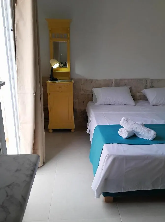 Limestone Sun Suites Sliema 0*,